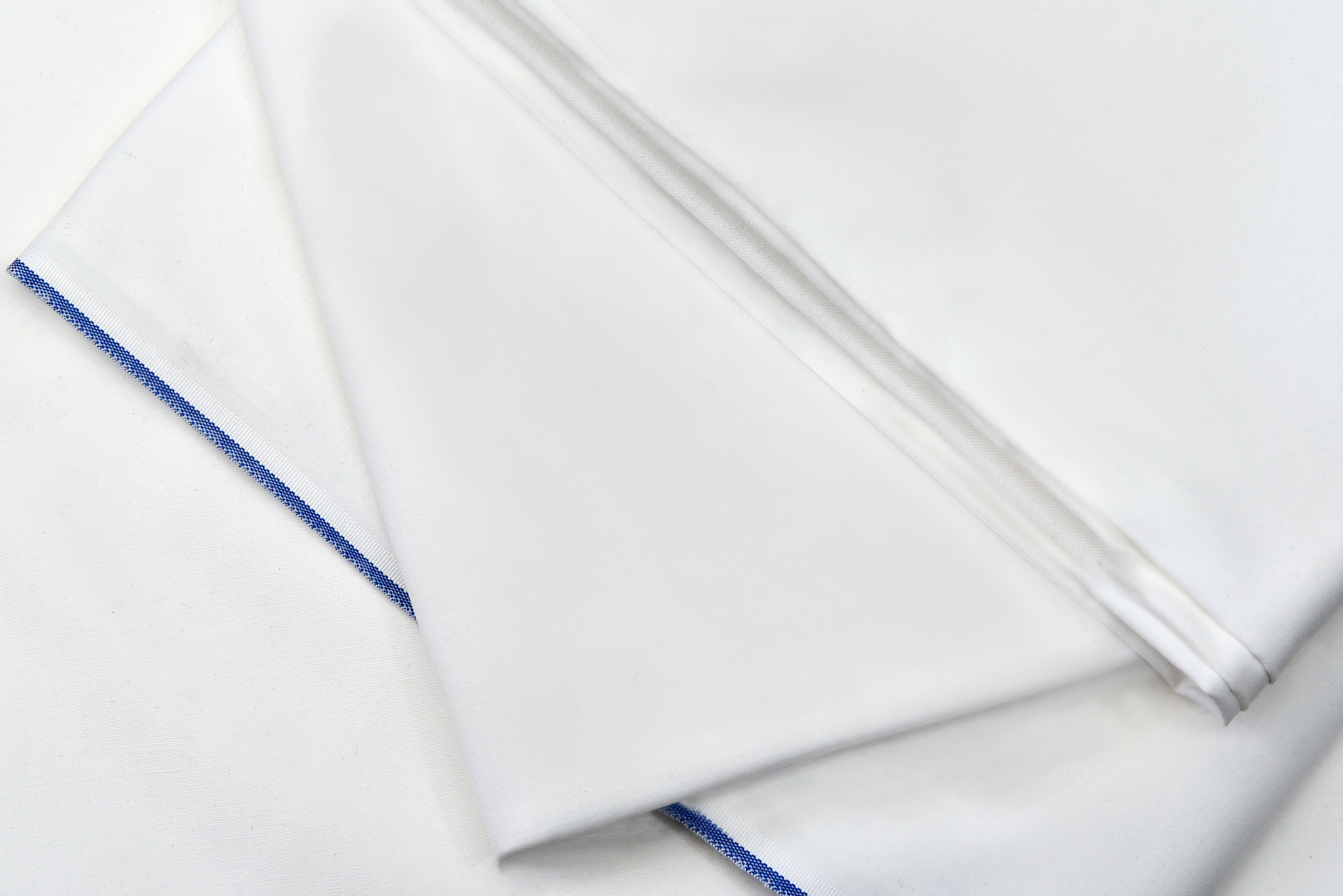 At Premium Boski White